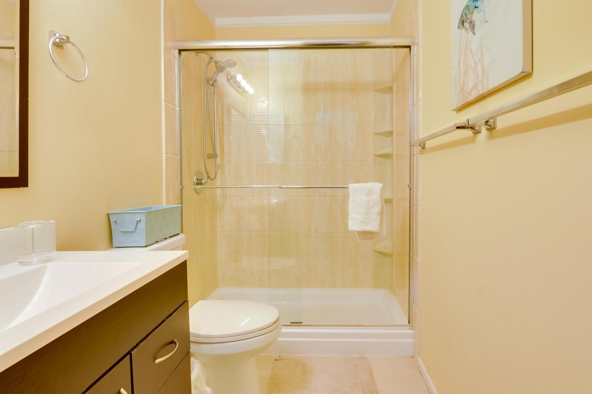 Bright And Beachy Getaway On Hilton Head Island! Bagian luar foto